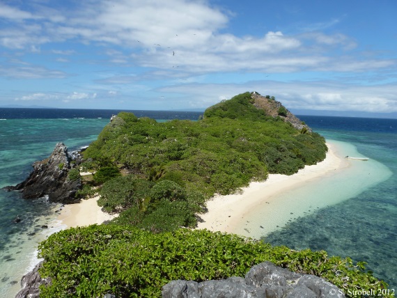 uninhabitated_island-2-fiji_2012.JPG